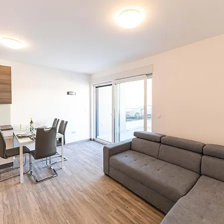 1 Bedroom Beautiful In Seget Donji Apartment