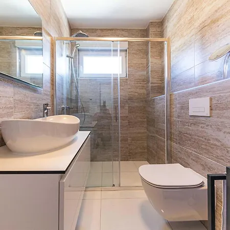 1 Bedroom Beautiful In Seget Donji Trogir